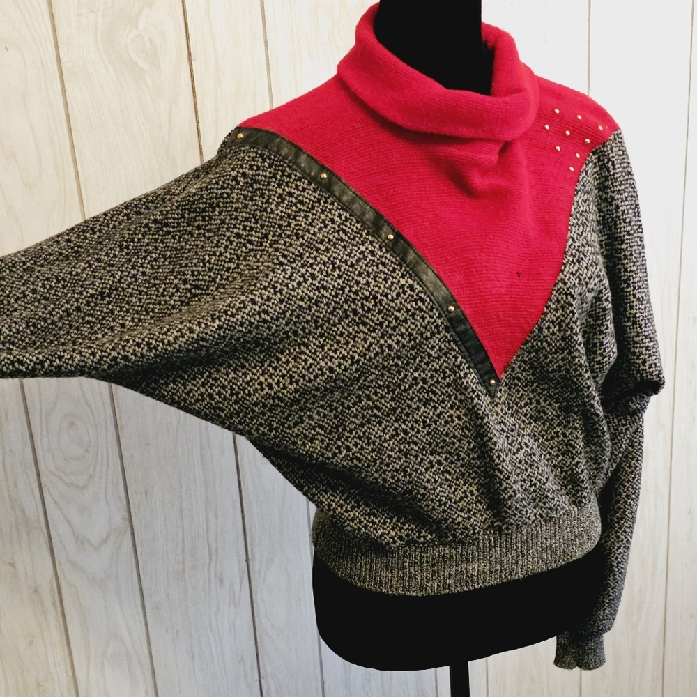 Vintage 80s Red & Black Batwing Sweater - Picture 7 of 13